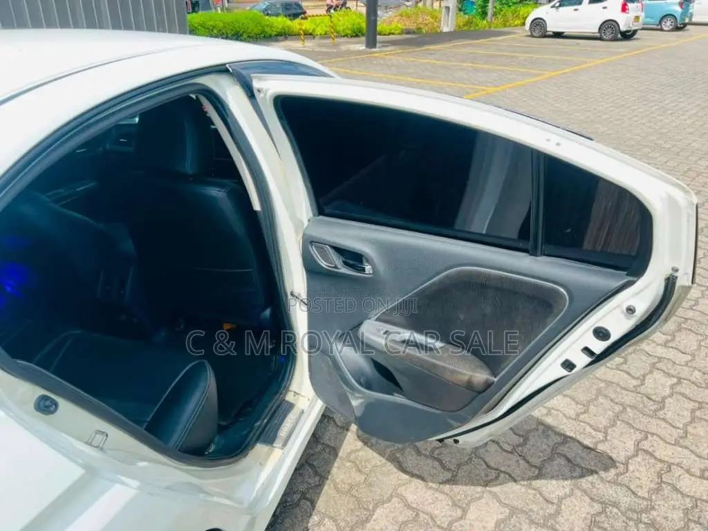 Honda GRACE 2015 Car (Used)