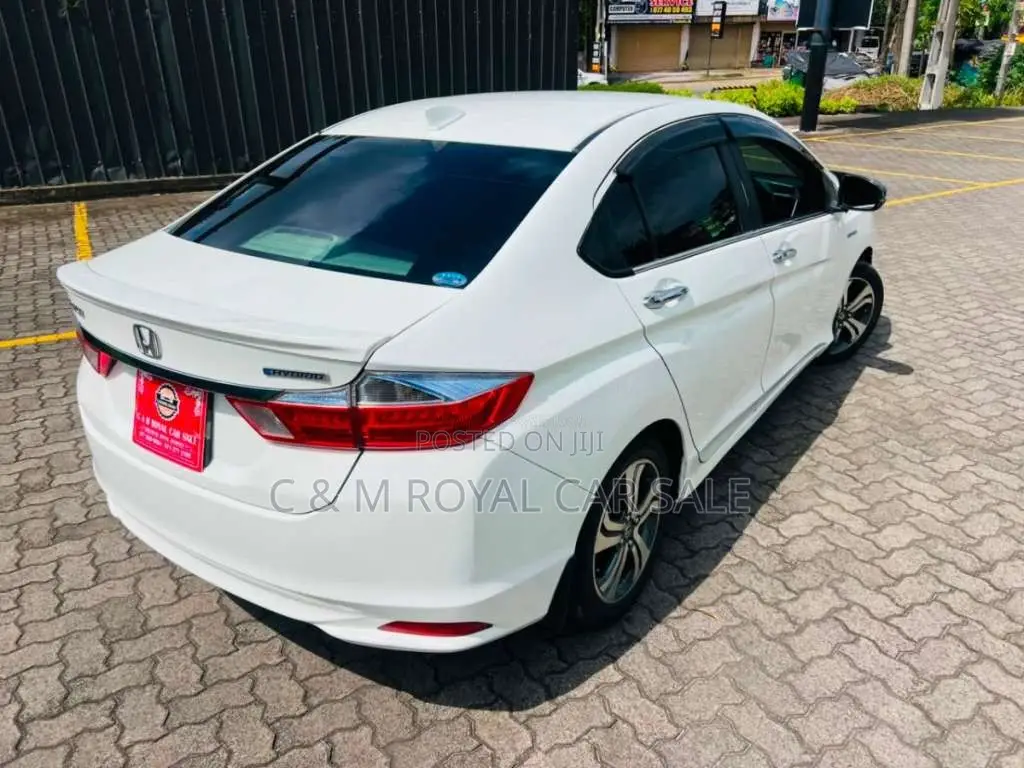 Honda GRACE 2015 Car (Used)