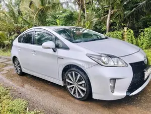 Toyota Prius 2014 Car (Used)