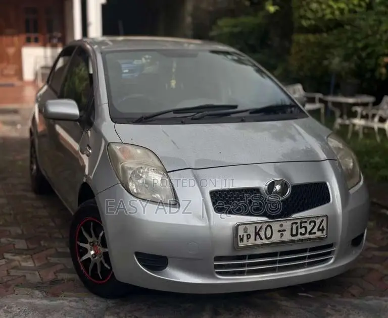 Toyota Vitz 2007 Car (Used)