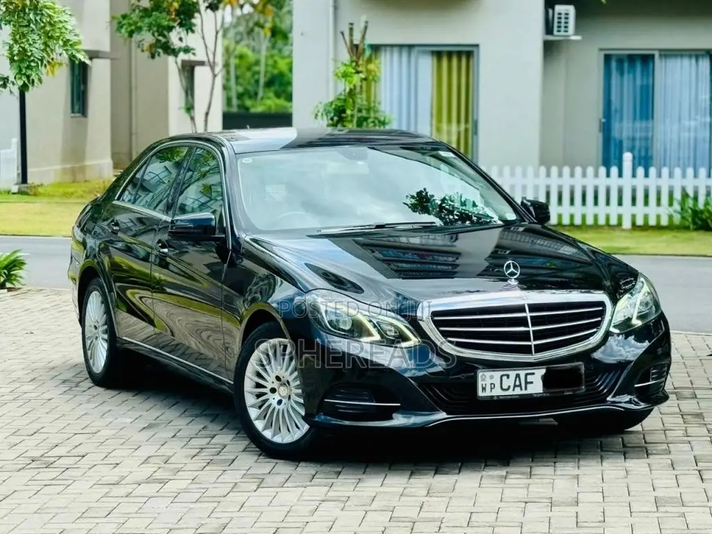 Mercedes-Benz E300 Elegance Model 2014 Car (Used)