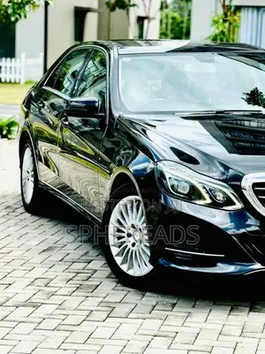 Mercedes-Benz E300 Elegance Model 2014 Car (Used)