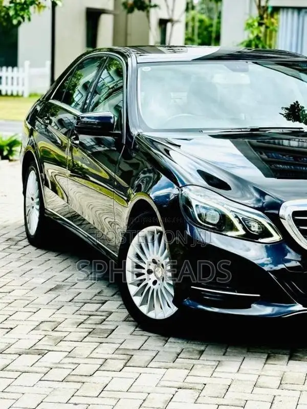 Mercedes-Benz E300 Elegance Model 2014 Car (Used)