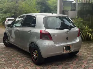 Toyota Vitz 2007 Car (Used)