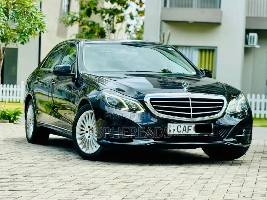Mercedes-Benz E300 Elegance Model 2014 Car (Used)