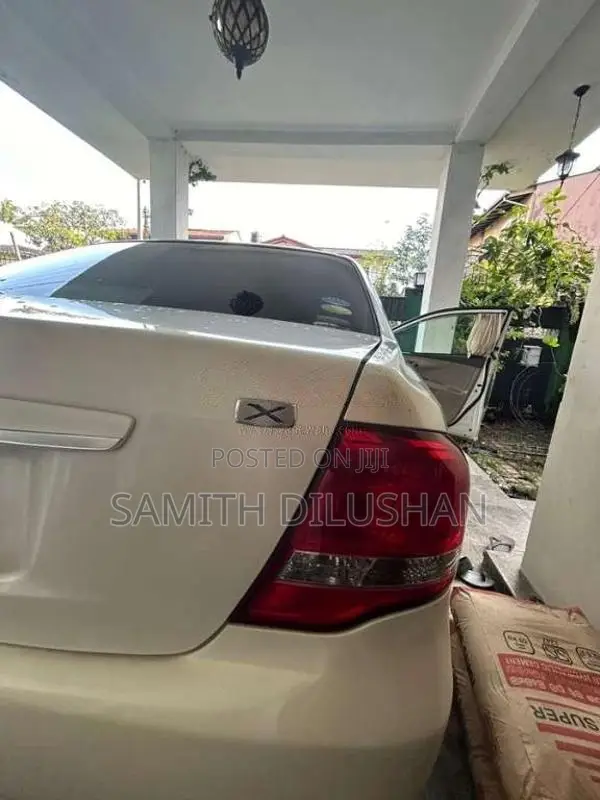 Toyota Axio 2011 Car (Used)