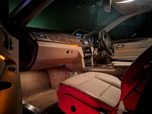 Mercedes-Benz E300 Elegance Model 2014 Car (Used)