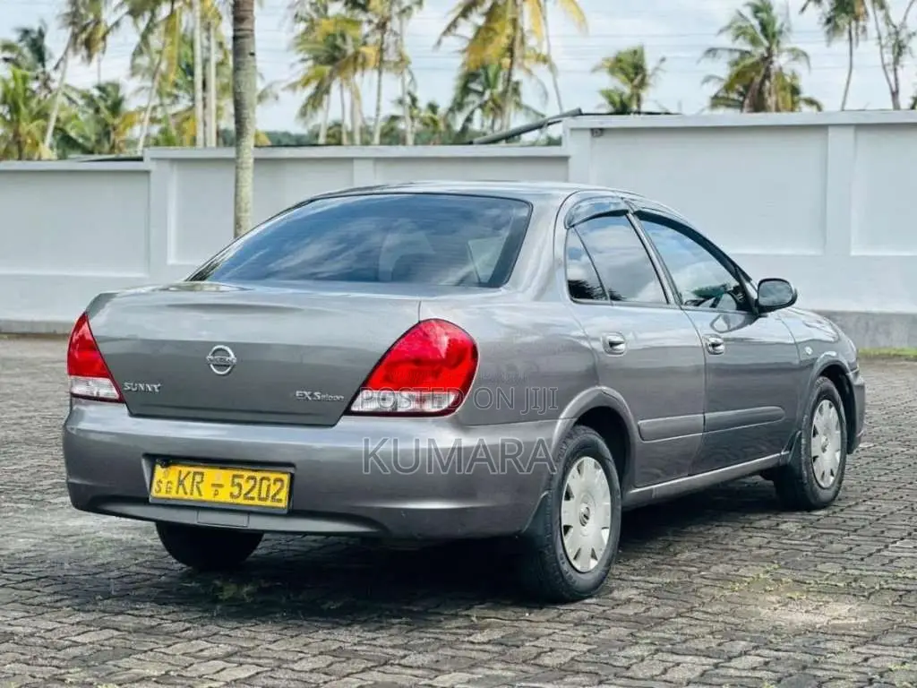 Nissan N16 2011 Car (Used)