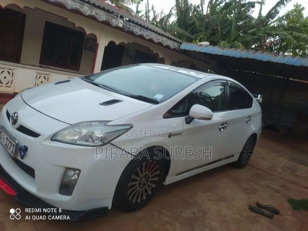 Toyota Prius 2011 Car (Used)