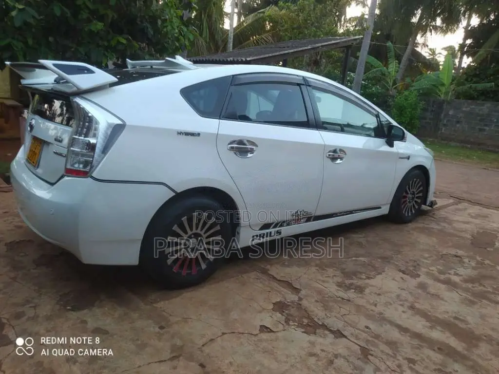 Toyota Prius 2011 Car (Used)