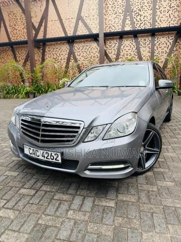 Mercedes-Benz E200 2013 Car (Used)
