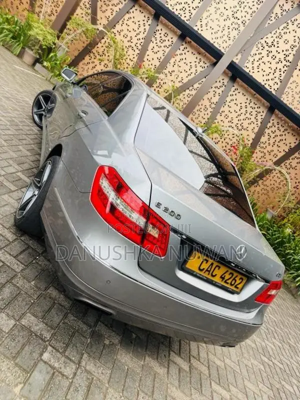Mercedes-Benz E200 2013 Car (Used)