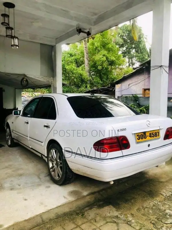 Mercedes-Benz E200 1997 Car (Used)