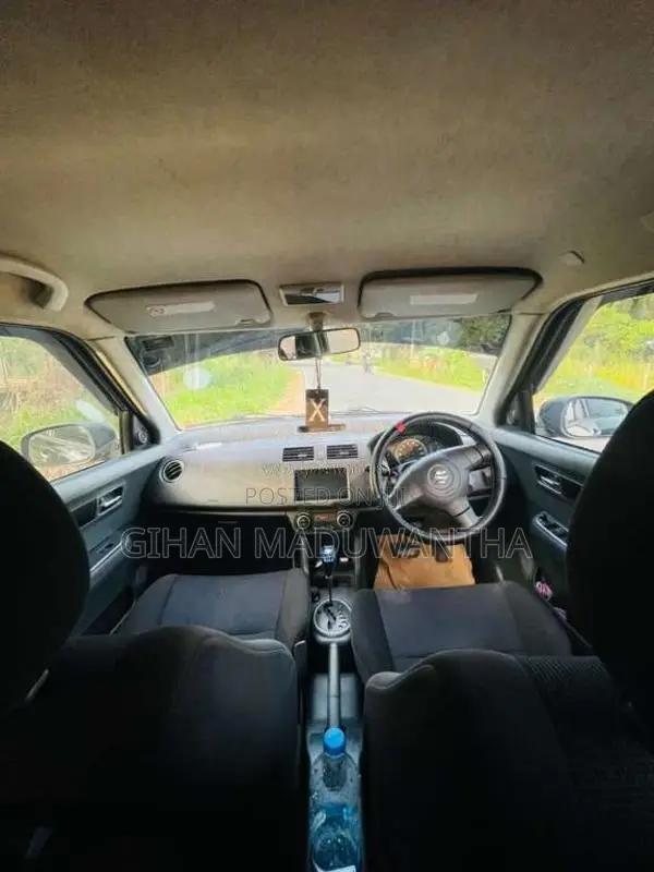 Suzuki Swift 2004 Car (Used)
