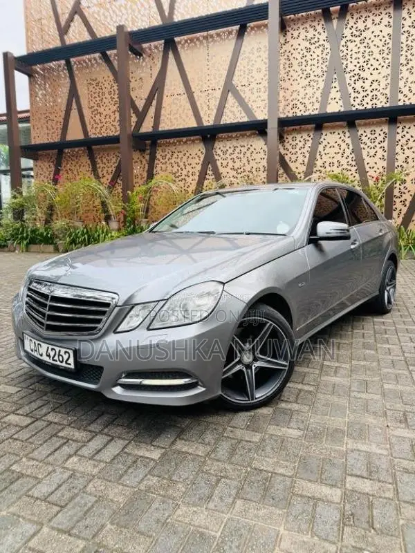 Mercedes-Benz E200 2013 Car (Used)