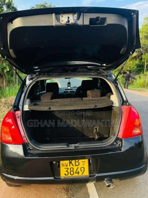 Suzuki Swift 2004 Car (Used)