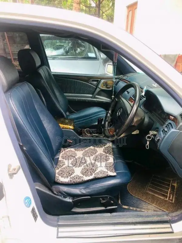 Mercedes-Benz E200 1997 Car (Used)