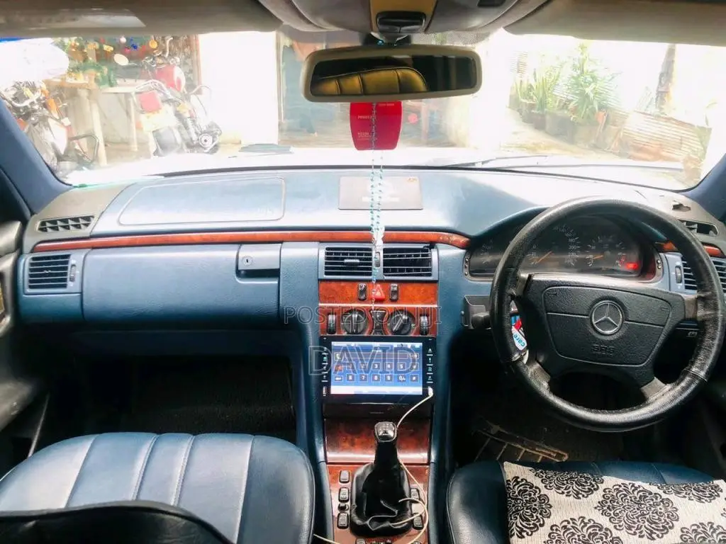 Mercedes-Benz E200 1997 Car (Used)