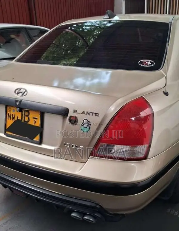 Hyundai Elantra 2000 Car (Used)