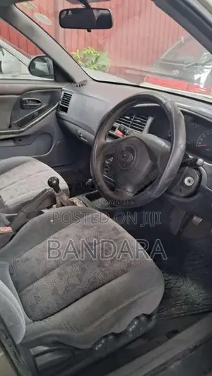 Hyundai Elantra 2000 Car (Used)