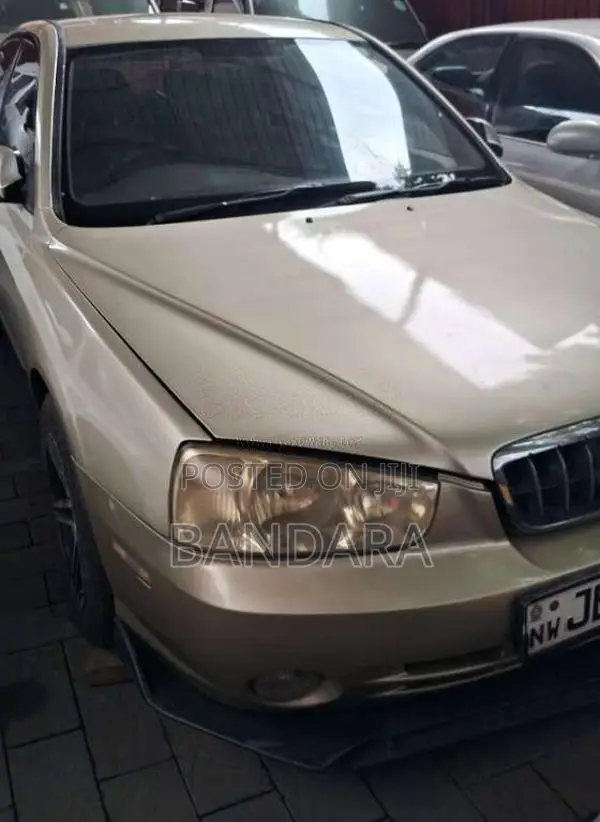 Hyundai Elantra 2000 Car (Used)