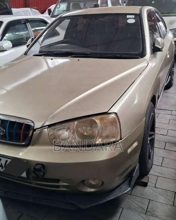 Hyundai Elantra 2000 Car (Used)