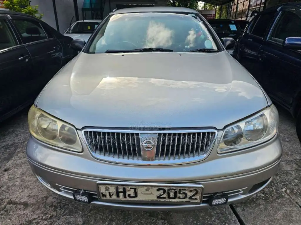 Nissan N16 2003 Car (Used)