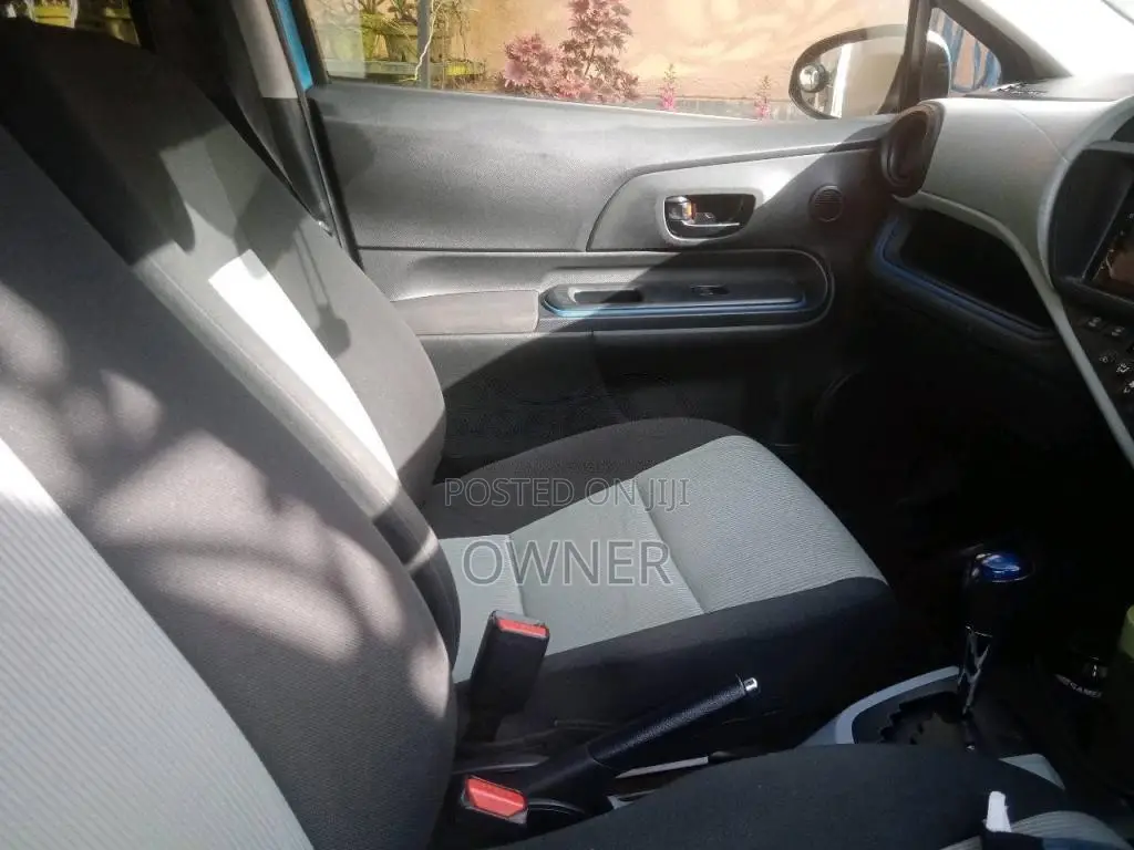 Toyota Aqua S 2013 Car (Used)