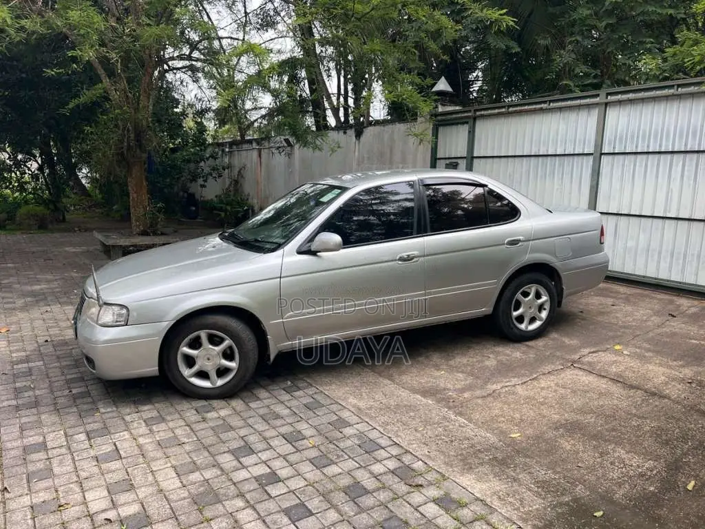 Nissan FB15 2003 Car (Used)