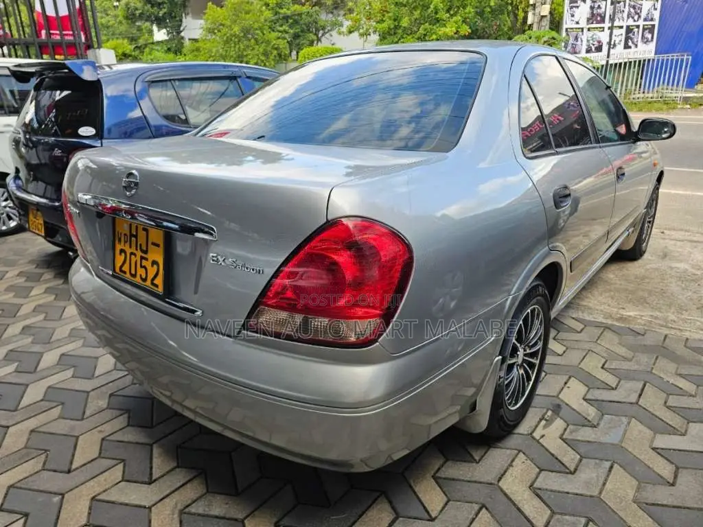 Nissan N16 2003 Car (Used)