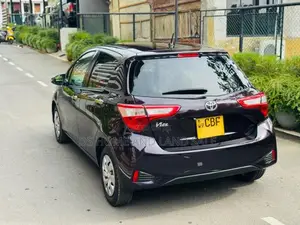 Toyota Vitz 2018 Car (Used)