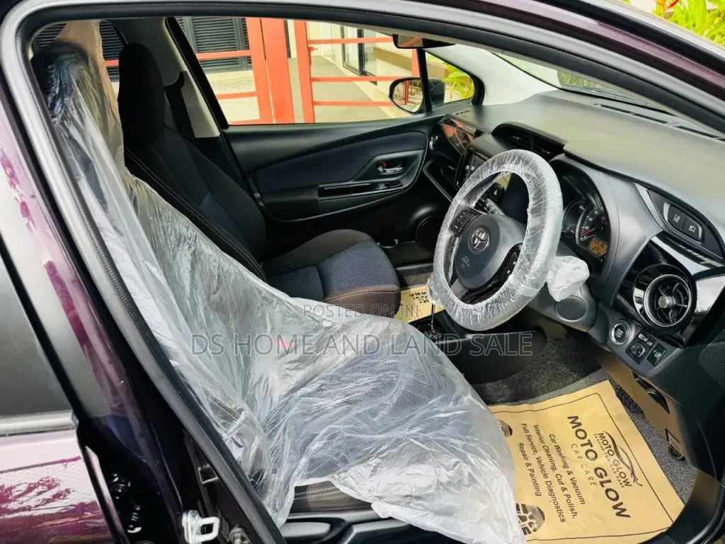 Toyota Vitz 2018 Car (Used)