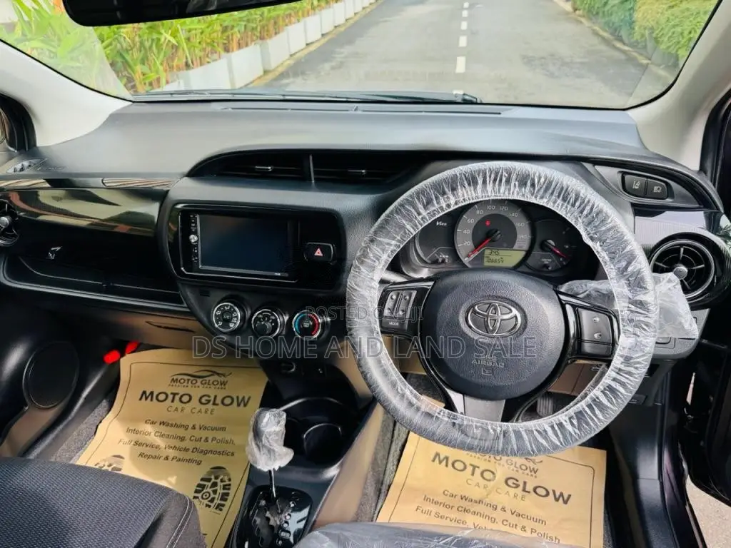 Toyota Vitz 2018 Car (Used)