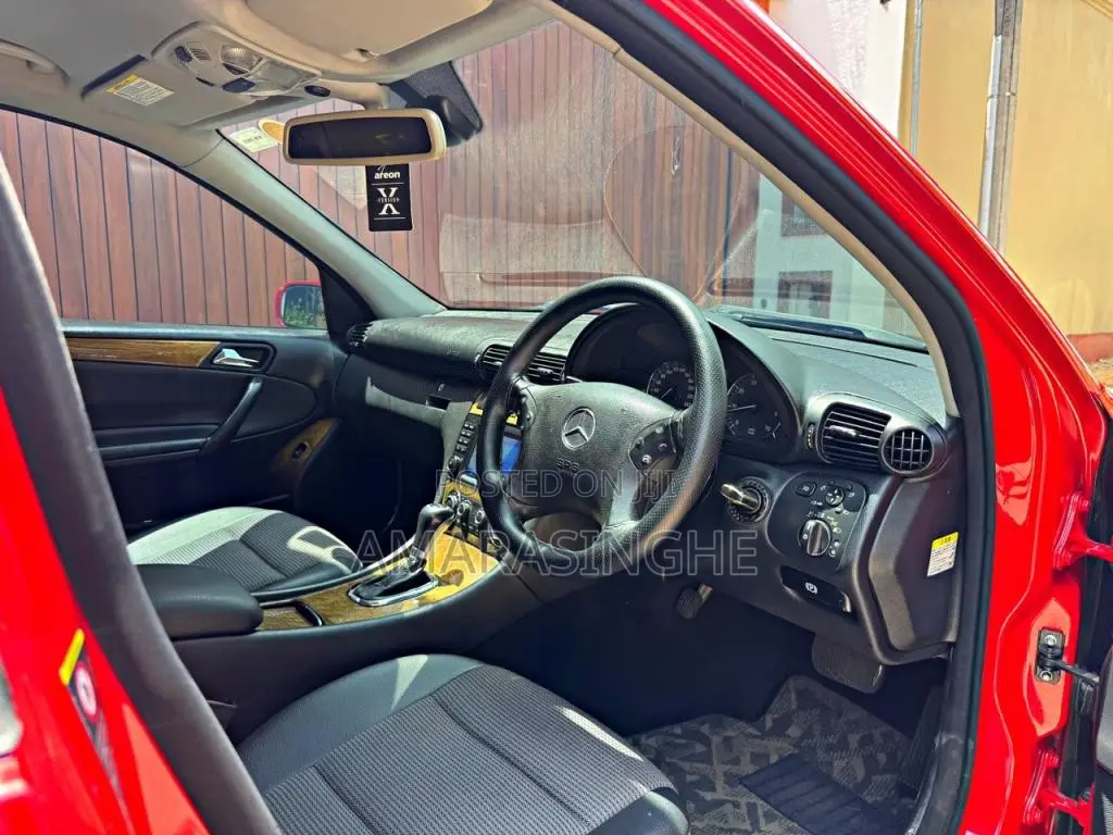 Mercedes-Benz C180 2010 Car (Used)