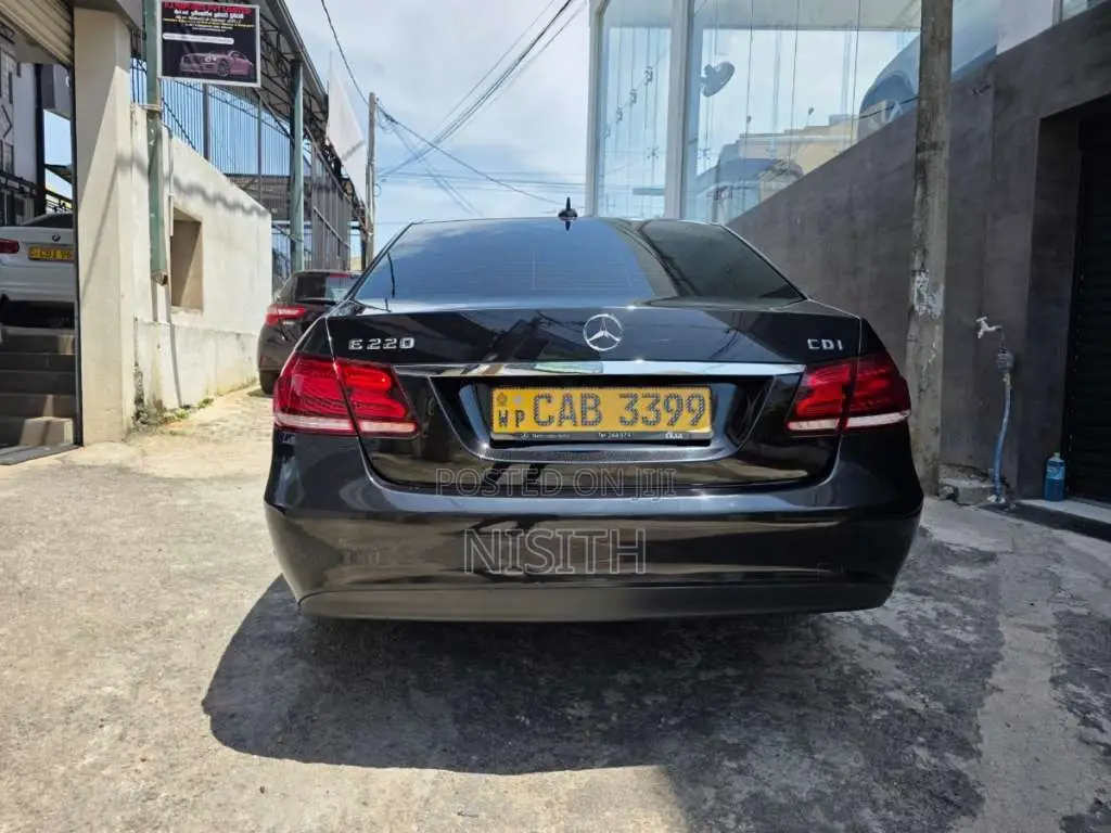 Mercedes-Benz E220 CDI 2013 Car (Used)