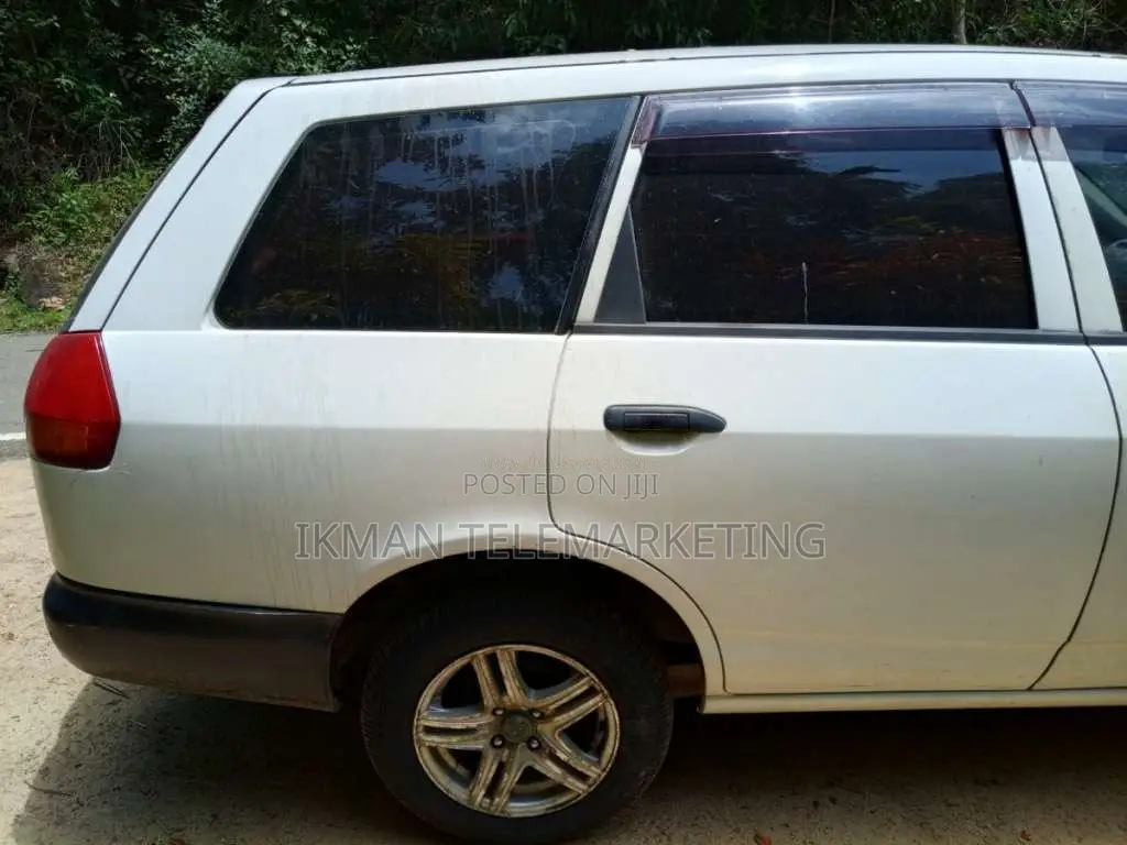 Nissan Y11 2001 Car (Used)