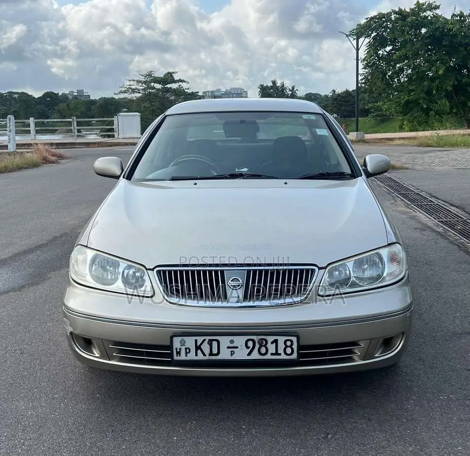 Nissan N17 2003 Car (Used)