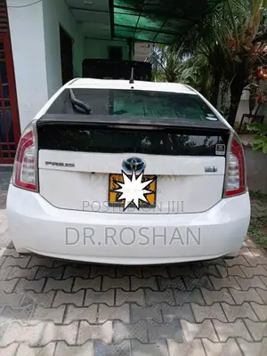 Toyota Prius 2012 Car (Used)