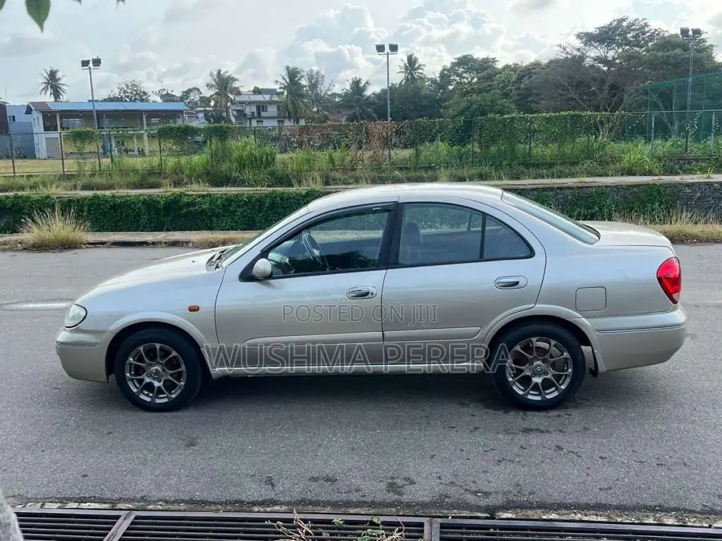 Nissan N17 2003 Car (Used)