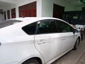 Toyota Prius 2012 Car (Used)
