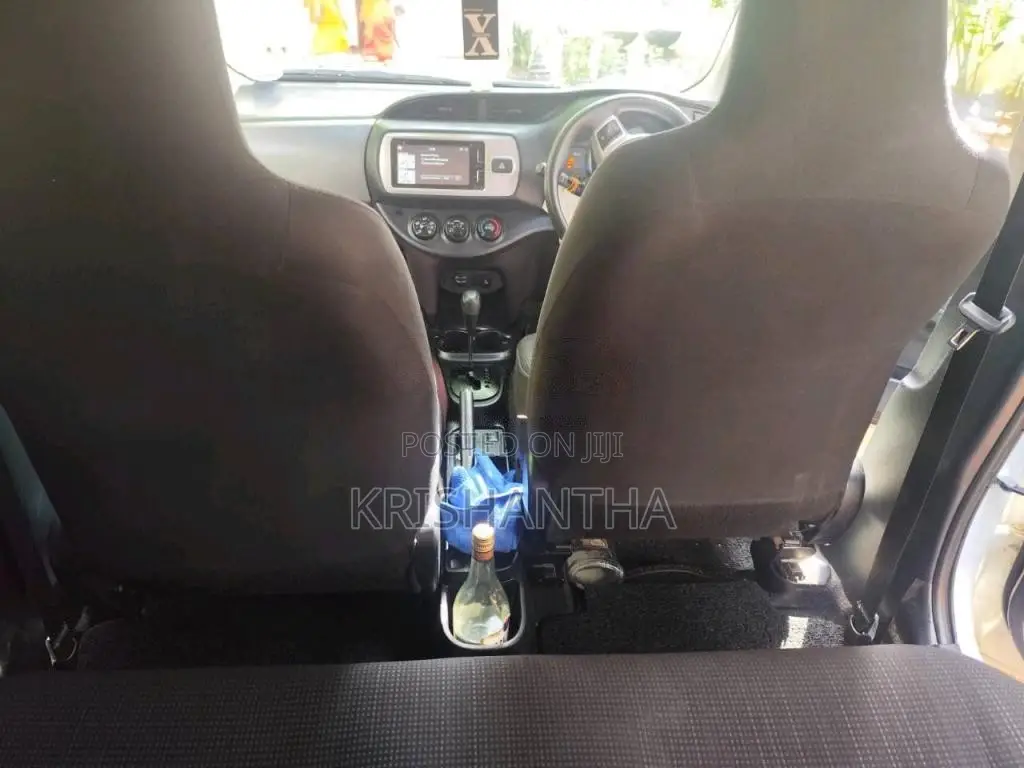 Toyota Vitz 2016 Car (Used)