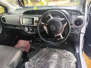 Toyota Vitz 2016 Car (Used)