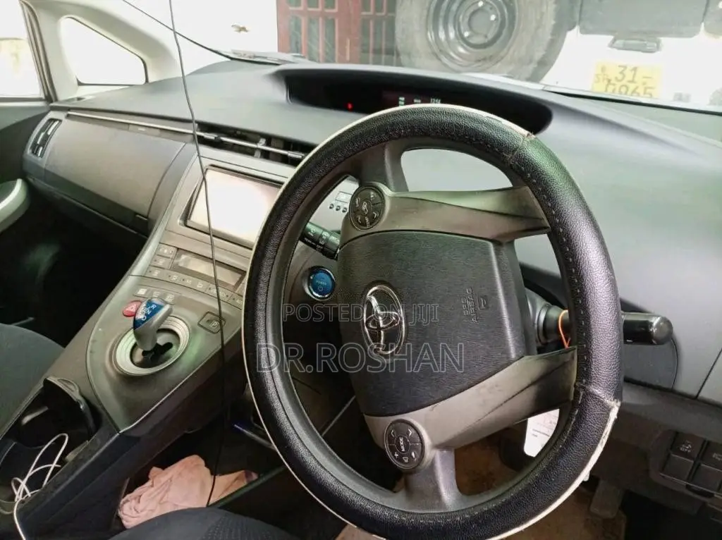 Toyota Prius 2012 Car (Used)