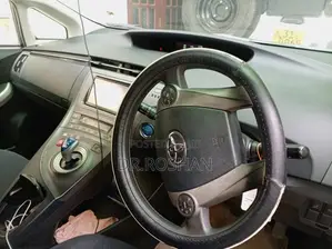 Toyota Prius 2012 Car (Used)