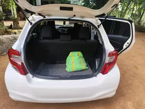 Toyota Vitz 2016 Car (Used)