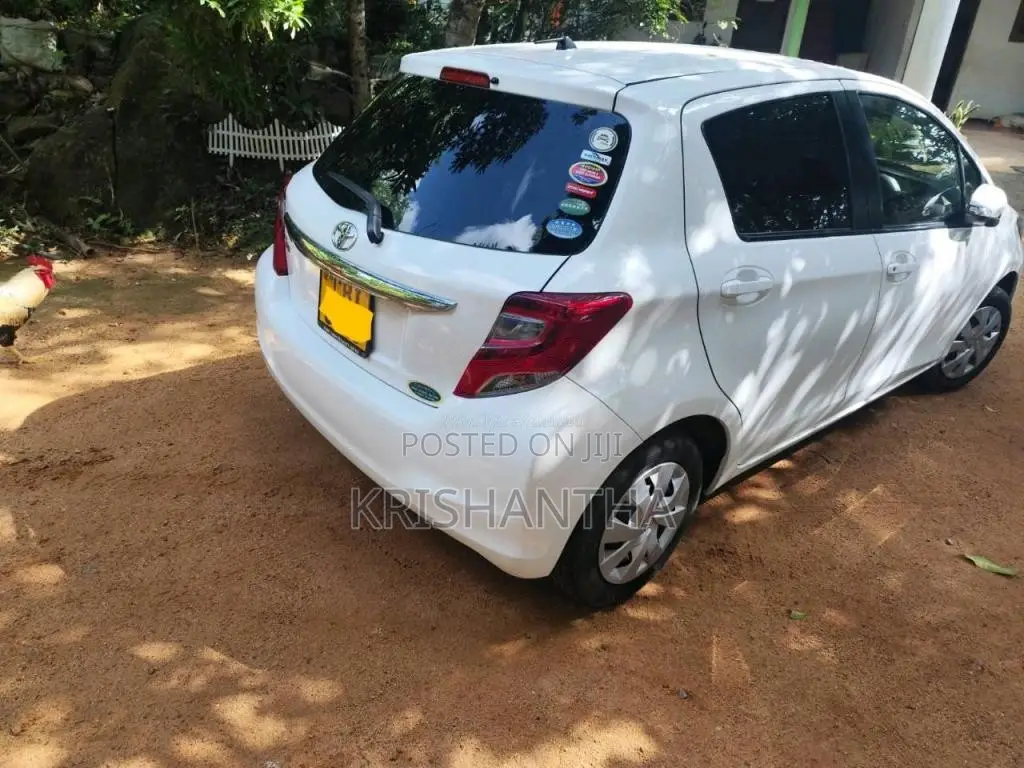 Toyota Vitz 2016 Car (Used)