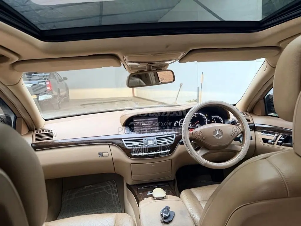 Mercedes-Benz S300 2010 Car (Used)