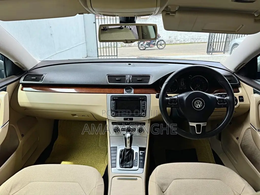 Volkswagen Passat 2.0TDI 2012 Car (Used)