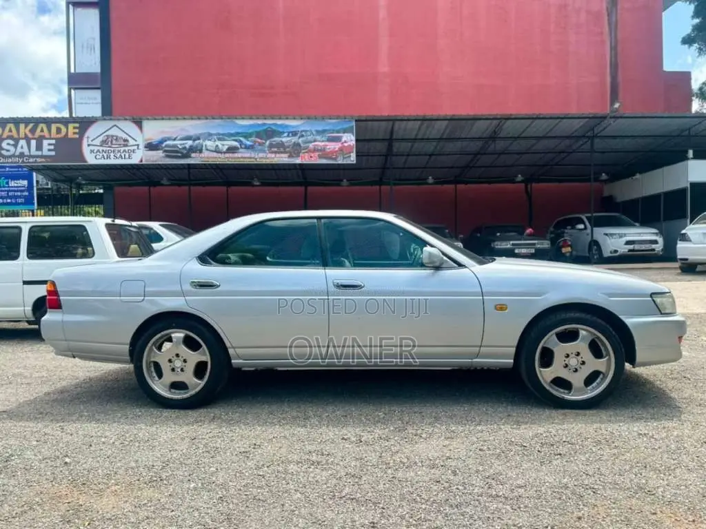 Nissan Laurel 1999 Car (Used)