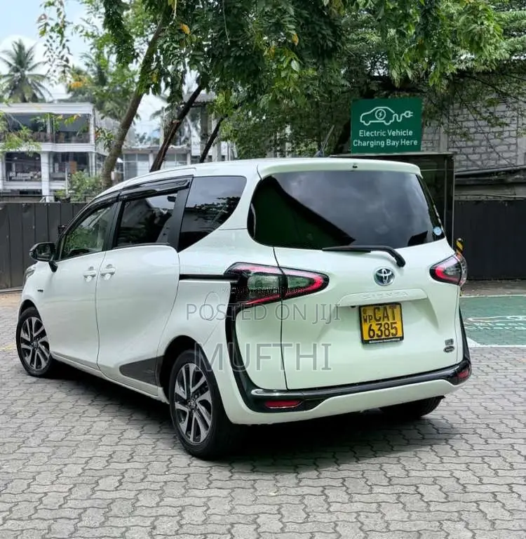 Toyota Sienta 2016 Car (Used)